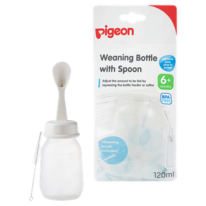 رضاعة الفطام مع ملعقة من بيجون