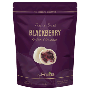 توت أسود مغطى بالشوكولاتة البيضاء