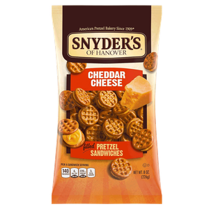 ساندويتش بريتزل بنكهة جبن الشيدر